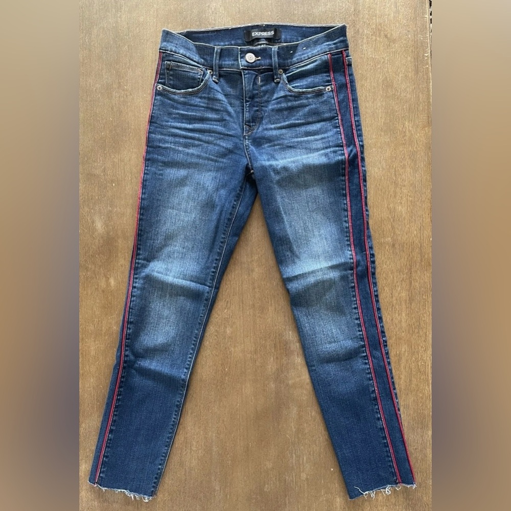 Express Dark Blue Skinny Ankle Jeans with Red Trim Short